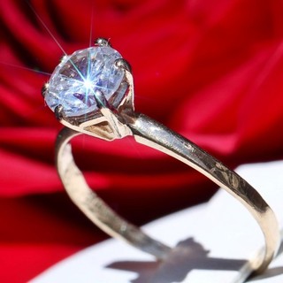 10k yellow gold engagement ring 0.90ct cubic zirconia size 7 solitaire 1.50gr