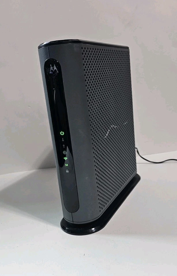 Motorola MG7540 16x4 DOCSIS 2.0 Cable Modem PLUS AC1600 Dual Band WiFi Router - Image 2 of 4