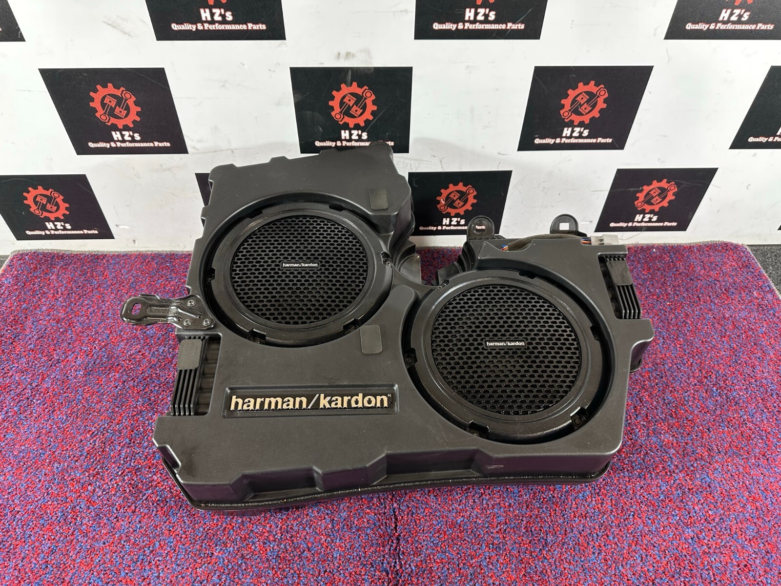 DODGE CHALLENGER SRT 6.4L 1223 OEM HARMAN KARDON SPEAKER BOX SUB