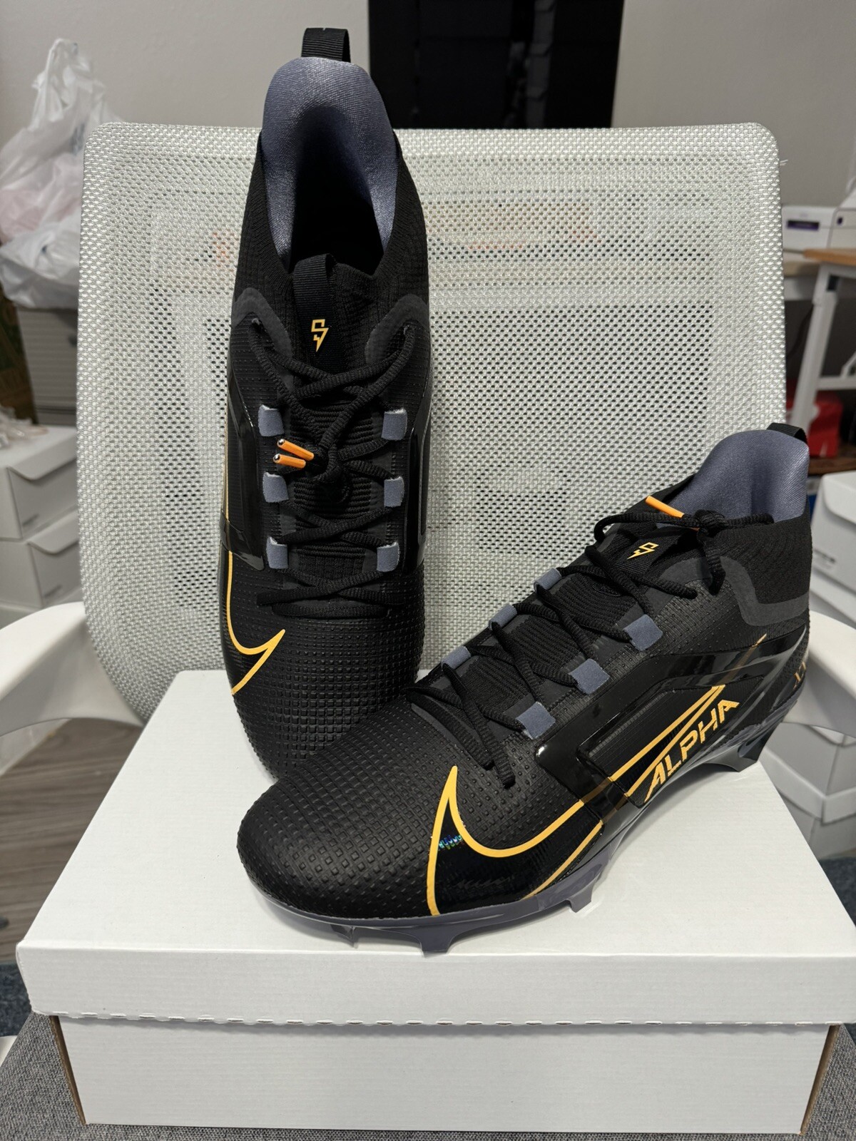 Nike Alpha Menace 4 Elite Saquon Barkley Football Cleat HF4313-001 Size 15