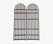 grilles de fenêtres de château en fer forgé 