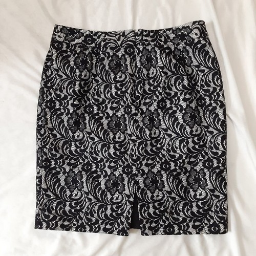 Worthington black lace skirt 12 fully lined 34" waist 22" long - Picture 2 of 4