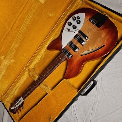 1967 Rickenbacker 375 Fireglo Original, Single Owner - Picture 5 of 11