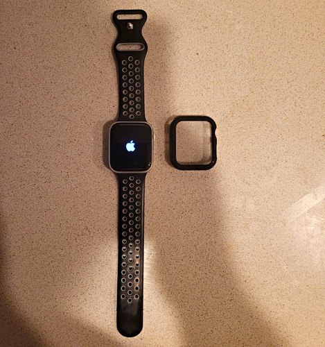 Silver 44mm Apple Watch Series 4