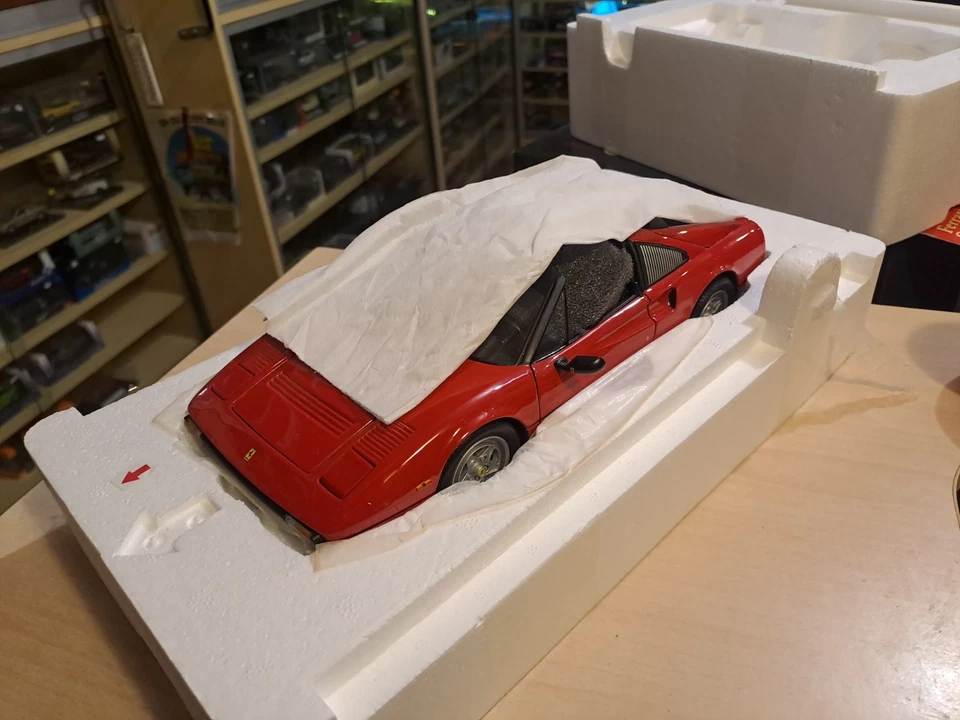 FERRARI 308 GTS QUATTROVALVOLE RED 1/18 KYOSHO 08184R - Photo 4/4