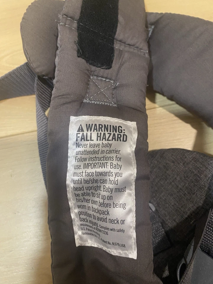 Mochila portabebés Infantino abatible 4 en 1 convertible gris con eslinga delantera trasera Foto 3 de 4