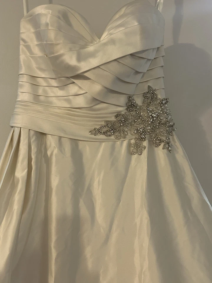 ✨ Vestido de novia en venta / Disponible ✨ Foto 2 de 4