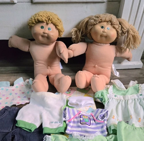 cabbage patch dolls Doll Lot Set 1982 1978 green eyes tan hair clothes Vintage