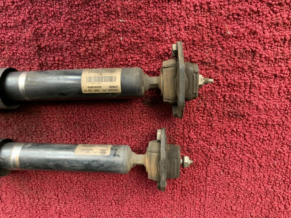  BMW 128I 135I E88 OEM 08-13 SET REAR LEFT & RIGHT STRUT SHOCKS - Image 3 of 4