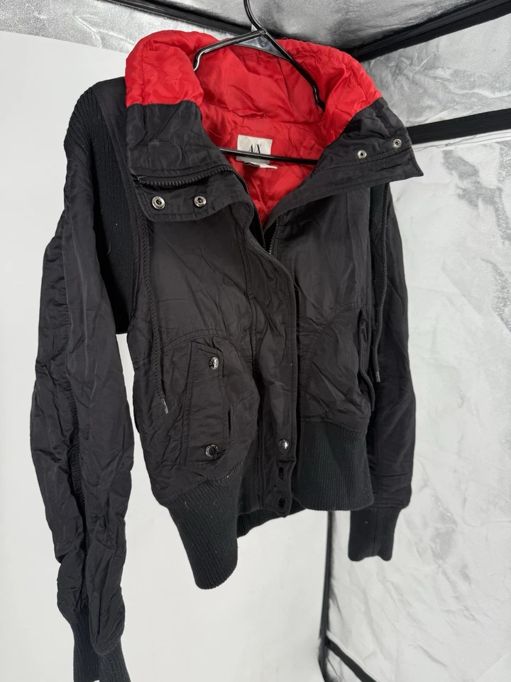 Chaqueta corta para mujer Armani Exchange negra roja talla L Foto 3 de 4