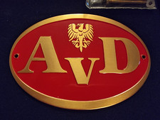 AVD Tabliczka samochodowa Mosiądz Bardzo rzadka nieużywana z pudełkiem Akcesoria do zabytkowych samochodów