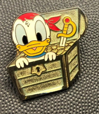 Disney pin 133828 Donald Duck Tokyo Disneyland Sea Pirate Chest