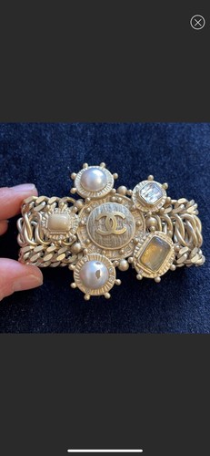 Chanel Vintage Cuff Bracelet - Picture 12 of 12