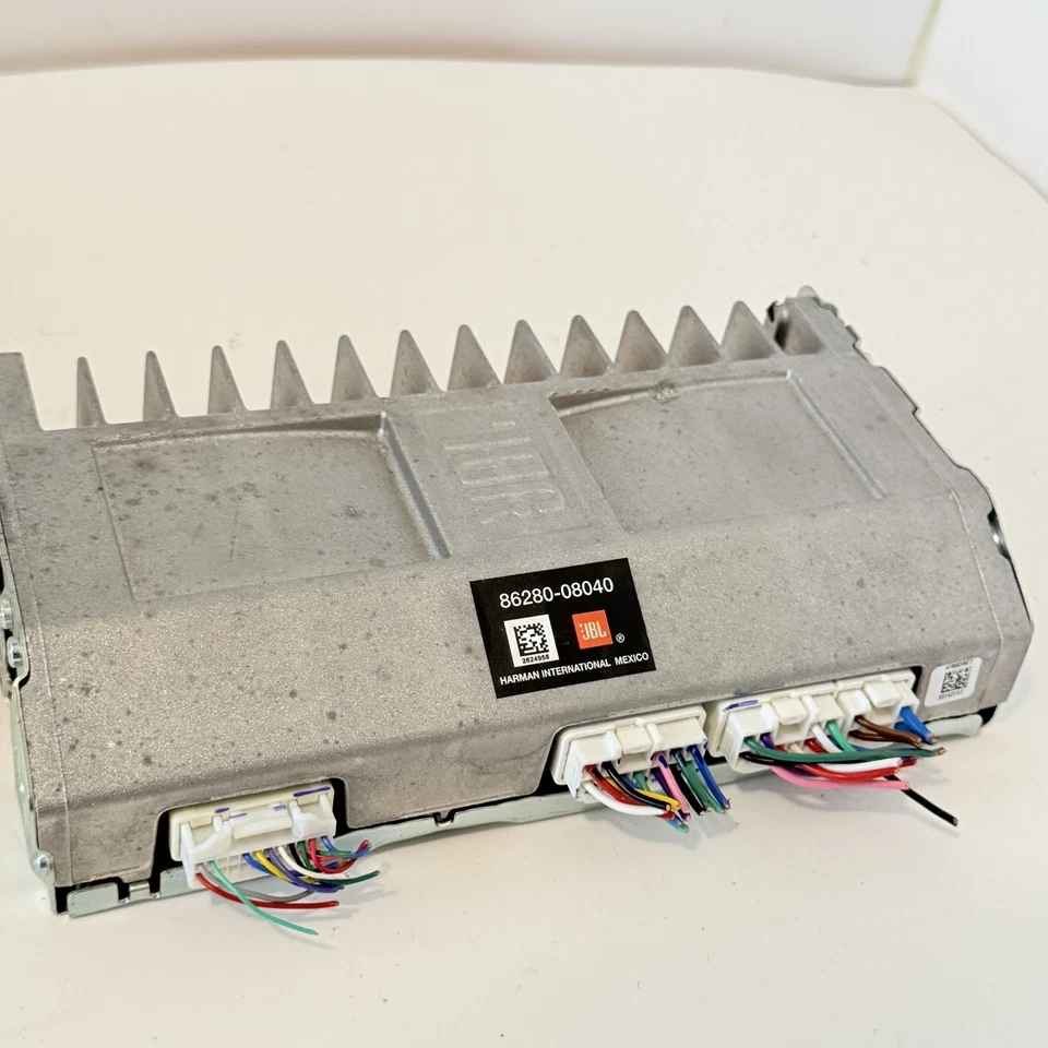 2015 TOYOTA SIENNA JBL SOUND STEREO AMP AMPLIFIER OEM 86280-08040 - Image 3 of 4