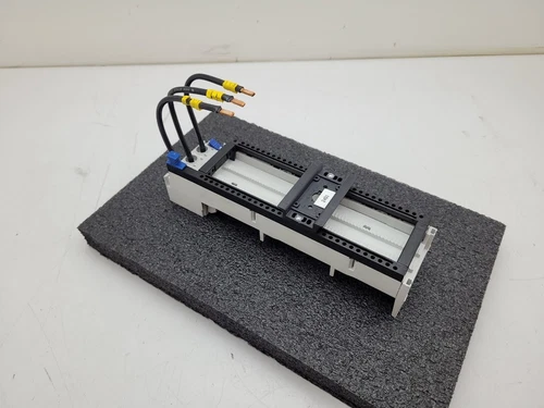 Rittal SV9340.460 OM 3 Phase 3PH Bus Bar Adaptor 690VAC Max 32A max 10 AWG DIN