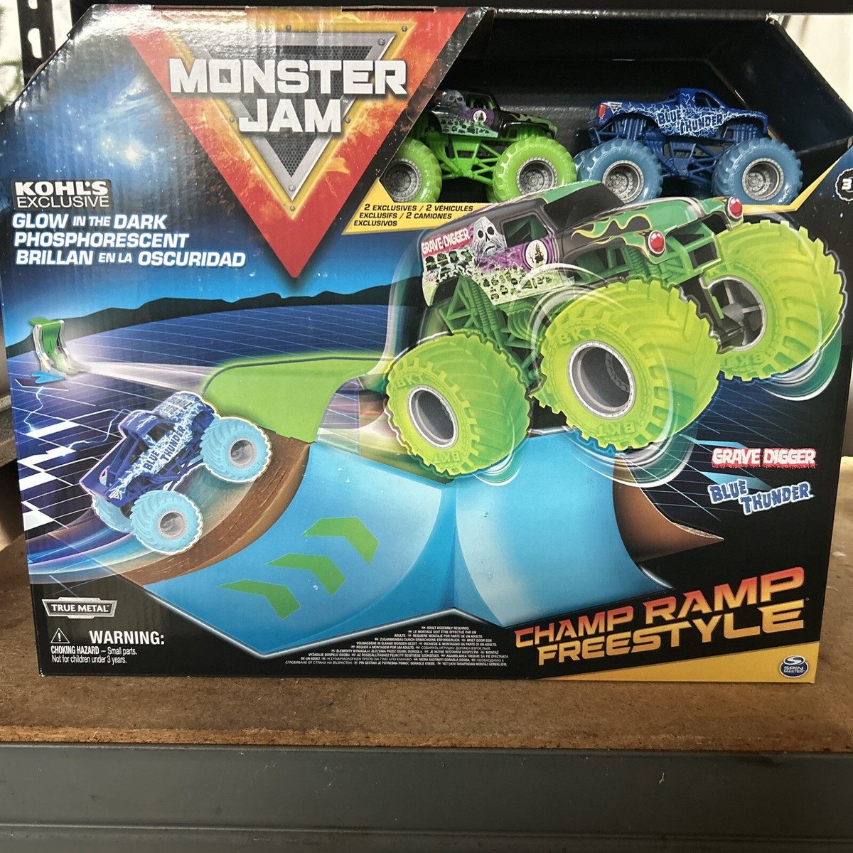 Monster Jam Kohls Exclusive Glow In Dark Champ Ramp Grave Digger