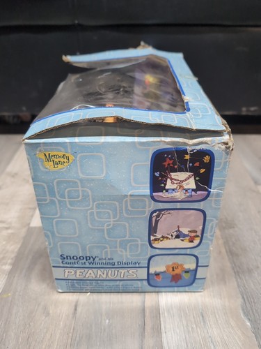 SNOOPY'S Contest Winning DISPLAY HOUSE Charlie Brown Christmas Box Is Damaged D6 - Picture 6 of 7