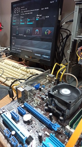 Placa madre Socket FM2 ASUS F2A55-M LK AMD con CPU de cuatro núcleos A8-5500 y enfriador - Imagen 5 de 9