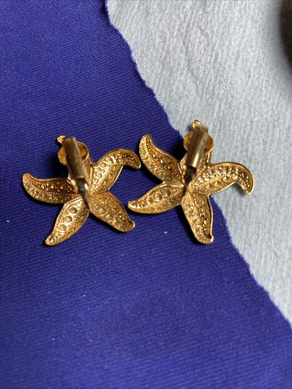 Gold Starfish Statement Earrings - Unsigned Vinta… - image 2