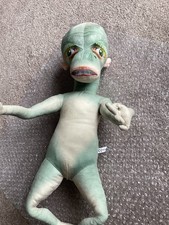 ALIEN   WEIRDO. STRANGE DOLL Beautiful Doll Quite strange   very cool
