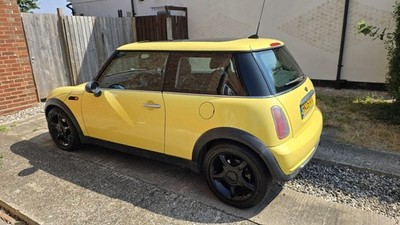 Mini Hatch One 2004