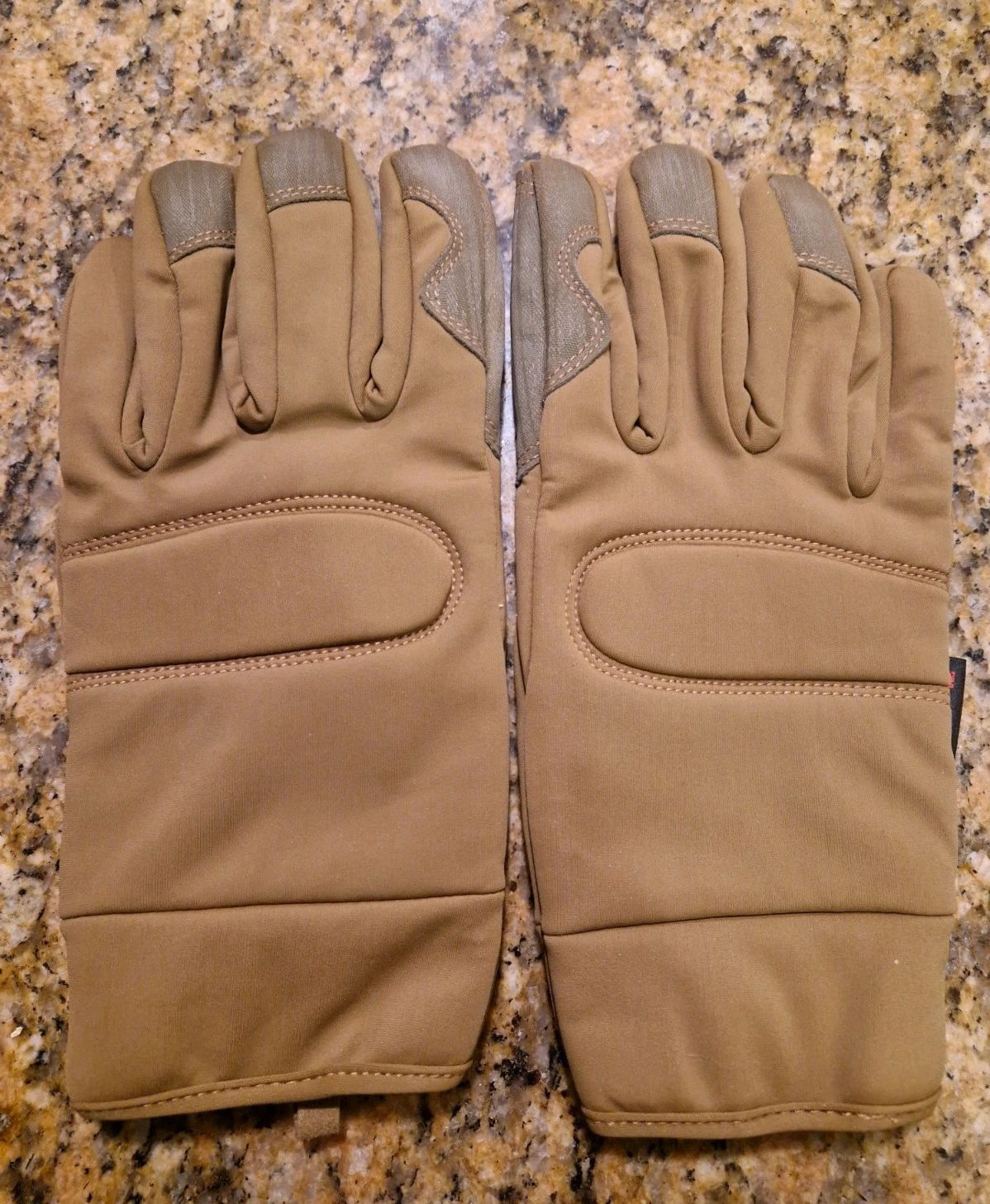 Brand NEW Thinsulate Mens Large Winter Reinforced Cold Weather Gloves RN 106940
Opens in a new windo