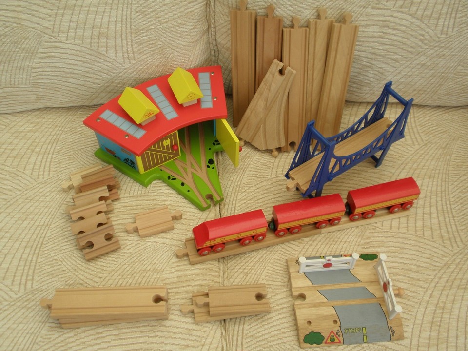 WOODEN TRAIN SET ACCESSORIES BUNDLE eBay