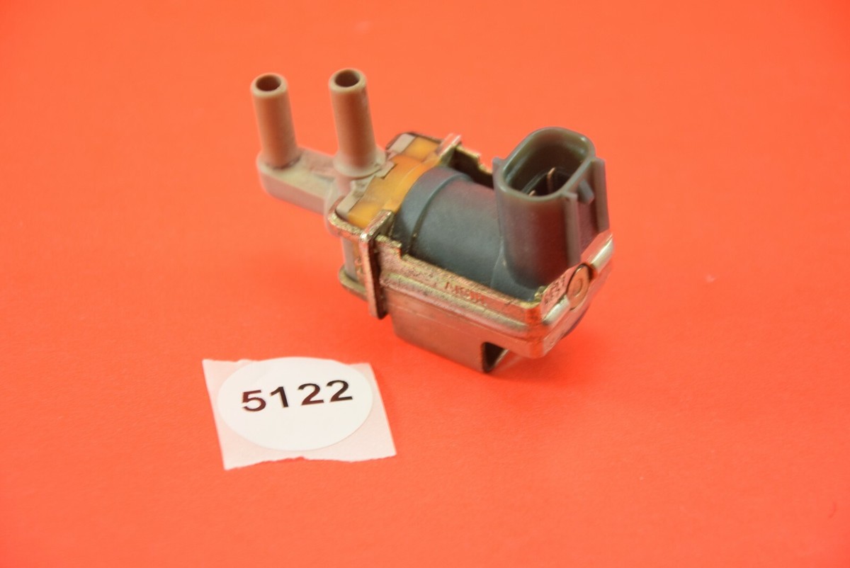 Z2 98-02 TOYOTA CAMRY LEXUS ES300 GENUINE VACUUM VSV 90910-12196