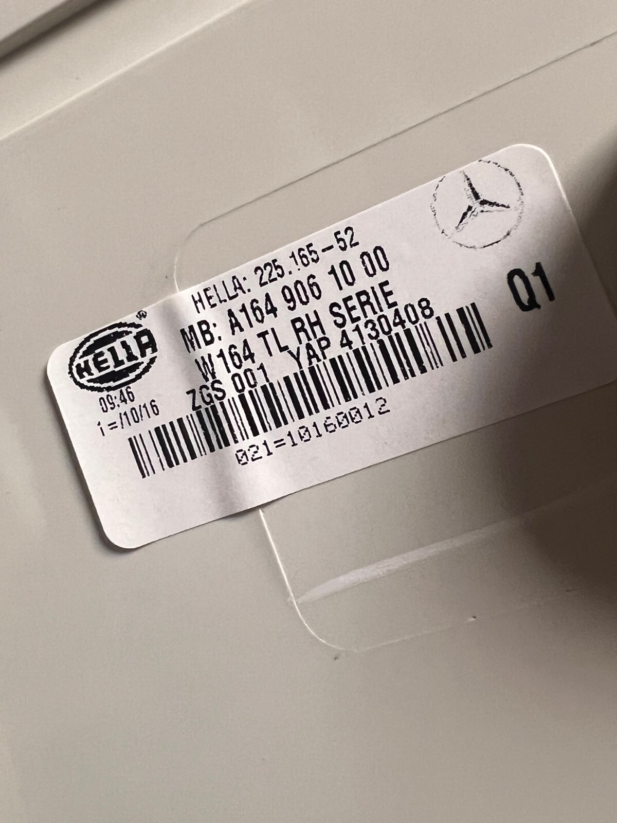 Feu arriere Mercedes reference 1649061000 avec eclairage haute visibilite et optique durable
