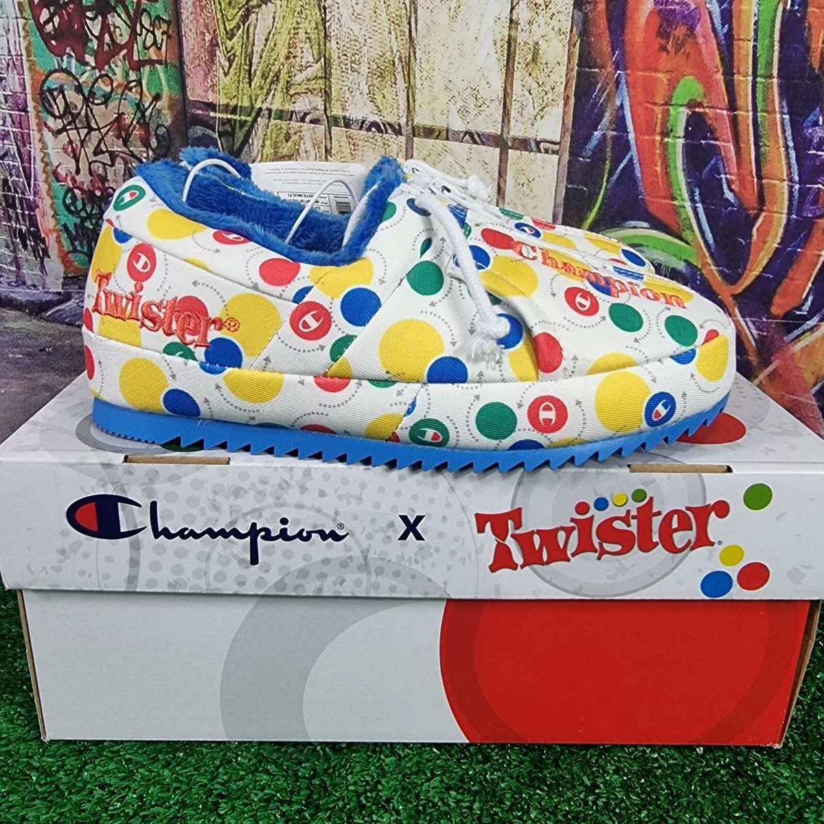 Champion x Twister Kids Slippers Size Youth 6 New In Box W31