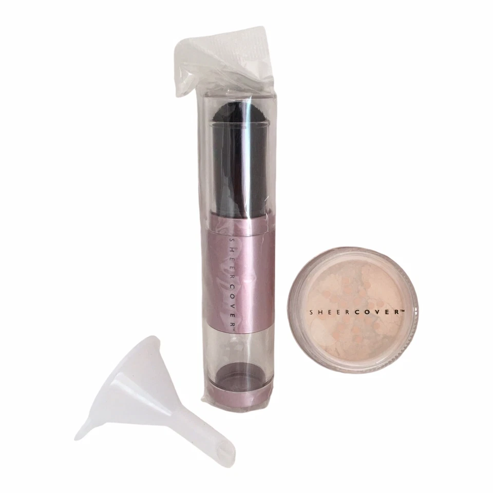 Cepillo en polvo recargable retráctil de viaje Sheer Cover + base mineral LATTE Foto 4 de 4