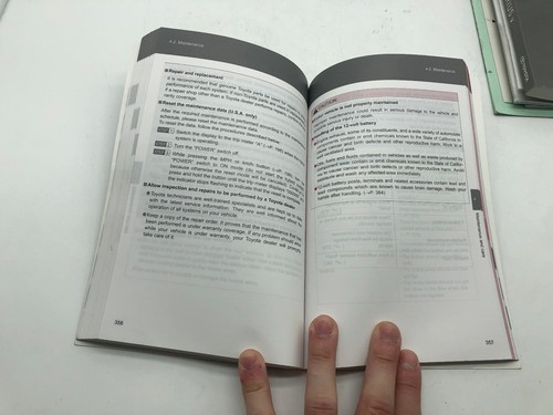 2012 Toyota Prius Owners Manual Set OEM R01B46004 - Picture 4 of 7