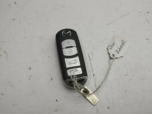 Mazda CX-5 II 2020 Ignition Key Remote Card AMD115100 - 第 1/6 張圖片