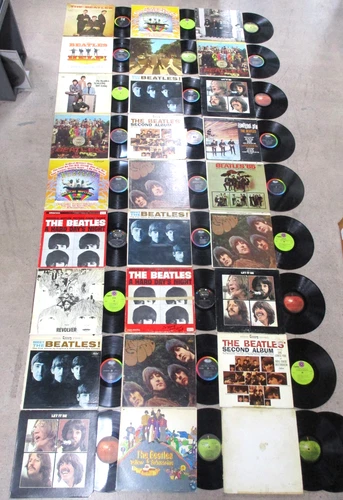 Lot of (27) THE BEATLES 1960s-1970s 12"/33rpm Vinyl Records LOW-GRADE Crafting