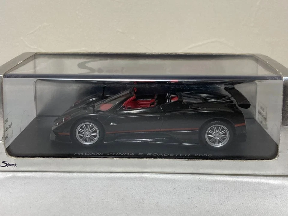 Coche modelo Spark 1/43 Pagani Zonda F Roadster 2006, buen estado, instancias Foto 3 de 4