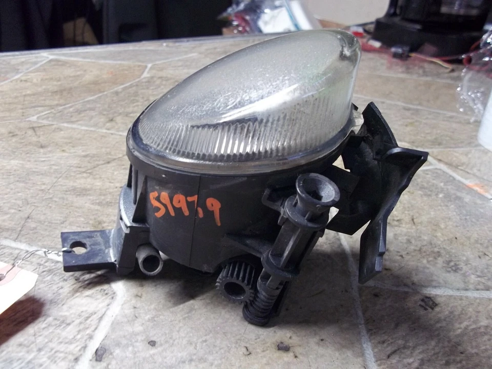 05-09 AUDI A4 S4 06-13 A3 07-08 RS4 PARACHOQUES DERECHO MONTADO ANTINIEBLA LUZ DE CONDUCCIÓN OEM Foto 4 de 4