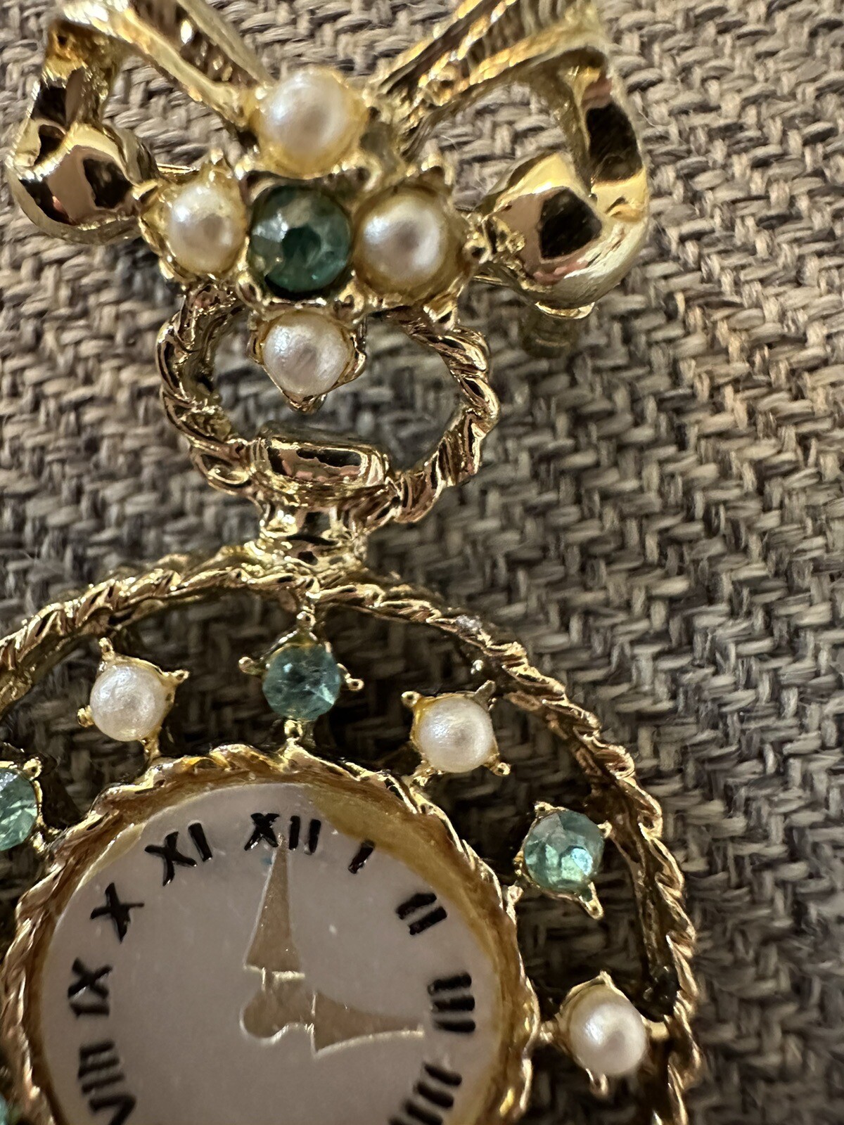 VTG Gold Tone Aquamarine Mother Of Pearl Clock & Bow Brooch Pin