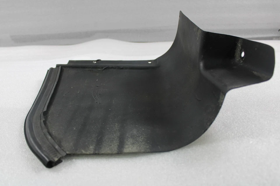 Ferrari F355, diestro, derecho, forro guardabarros trasero, sección trasera, usado, P/N 64110500 Foto 2 de 4