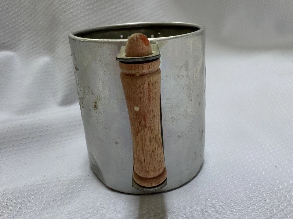Regadera de aluminio miniatura vintage olla suculenta mango de madera de 3 pulgadas Foto 4 de 4