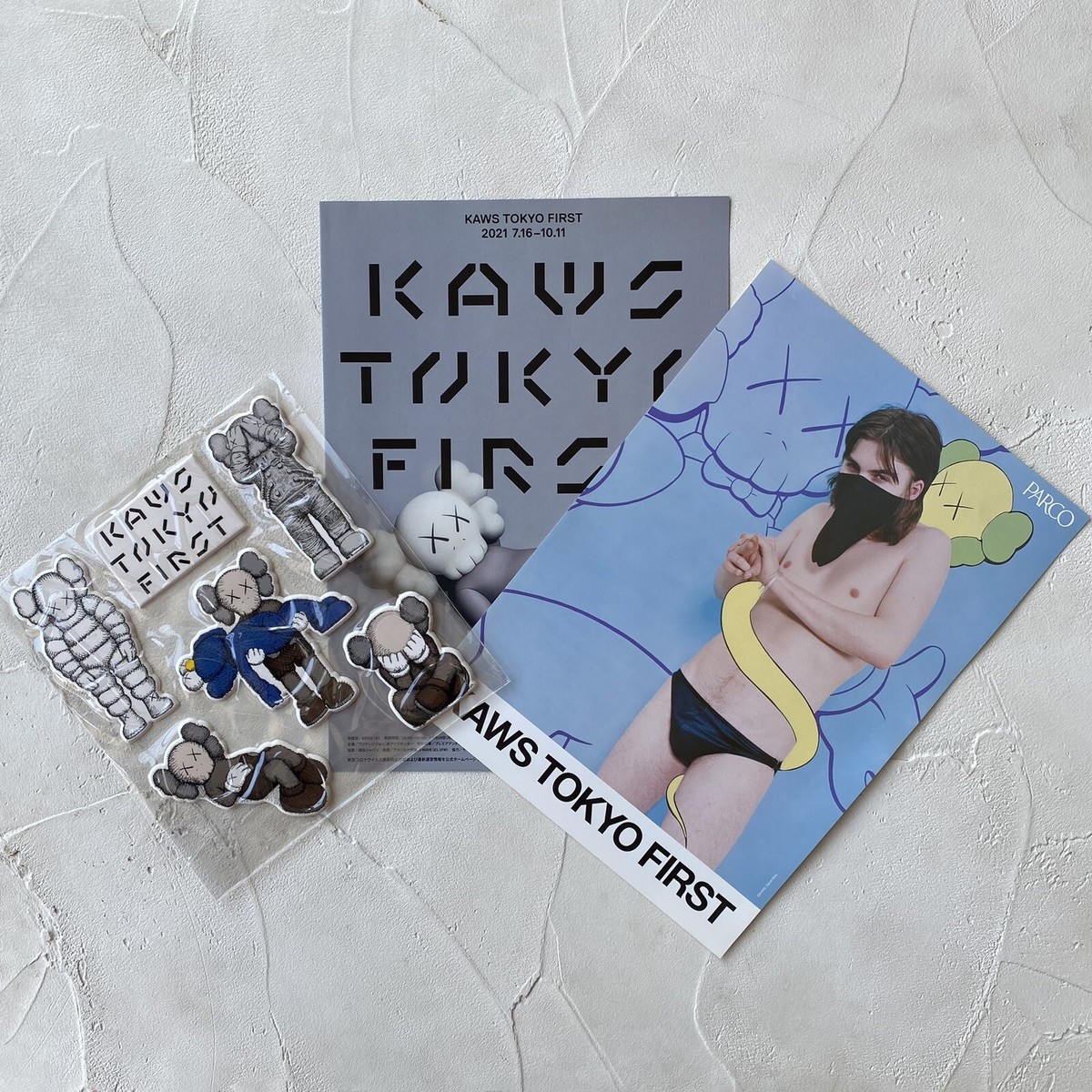 kaws tokyo first パンフレット　カウズ KAWS Tokyo First - KAWS | shashasha - Photography & art in books