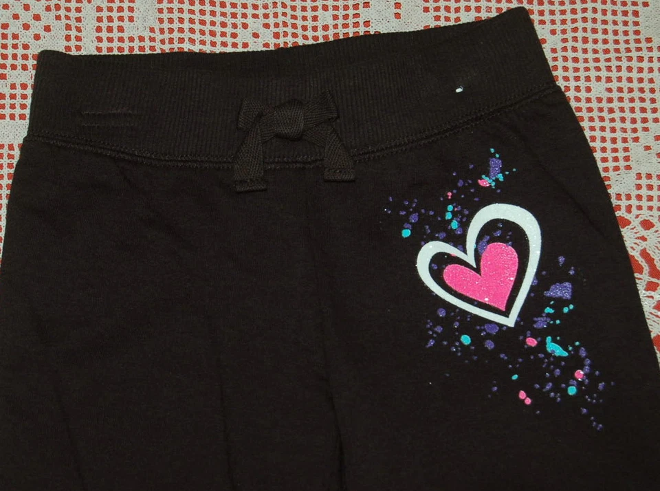Pantalones Niñas PANTALONES DEPORTIVOS CAPRI NEGROS Rosa Brillo Corazón S 6-6X Foto 2 de 2