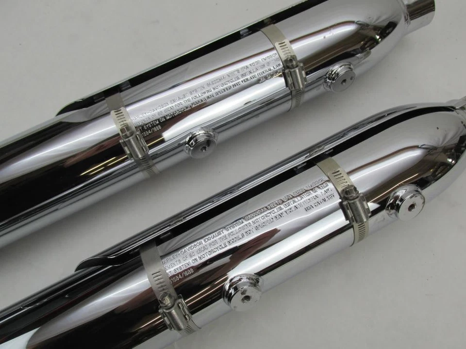 Harley-Davidson Softail Screamin Eagle Street Cannon Slip-On Mufflers 64900344 - Image 4 of 4