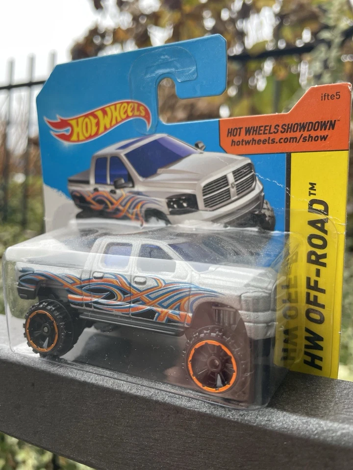 1:64 HOT WHEELS DODGE RAM 1500 NEW - Immagine 2 di 4