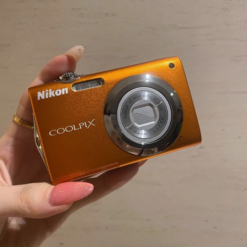 Nikon COOLPIX S3000 Digital Camera 12 MP 4x Optical Zoom with