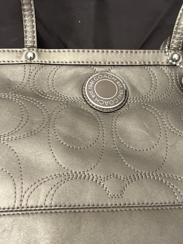 Bolso de hombro Coach Signature contorno logotipo C de cuero bronce estilo F19409 Foto 4 de 4