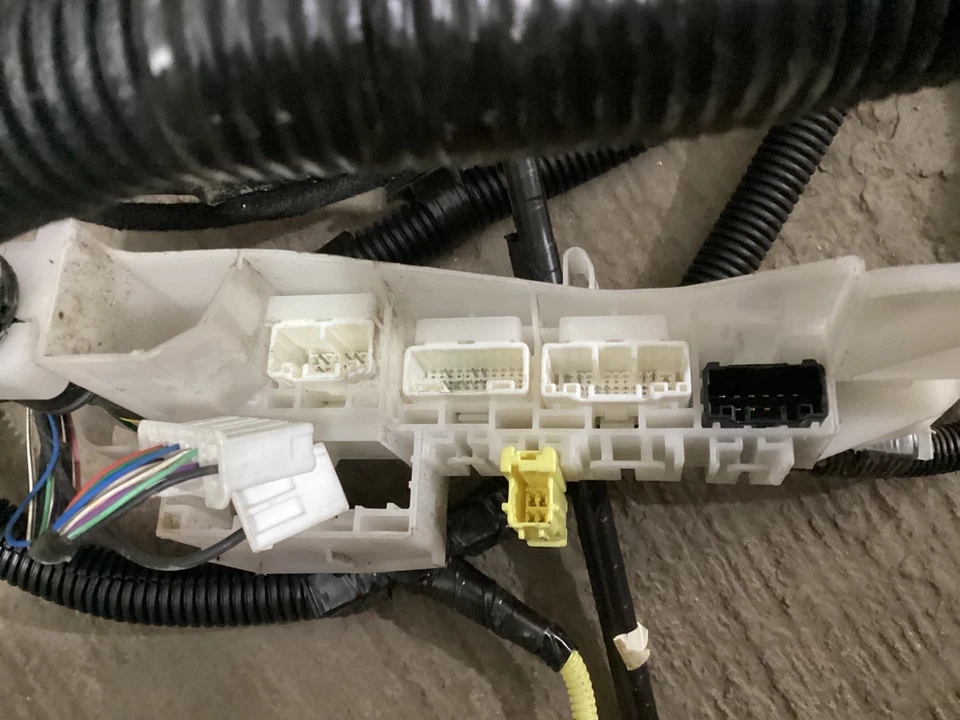 2011 - 2014 Toyota Sienna Front Instrument Panel Dash Wire Harness Assembly OEM - Image 3 of 4