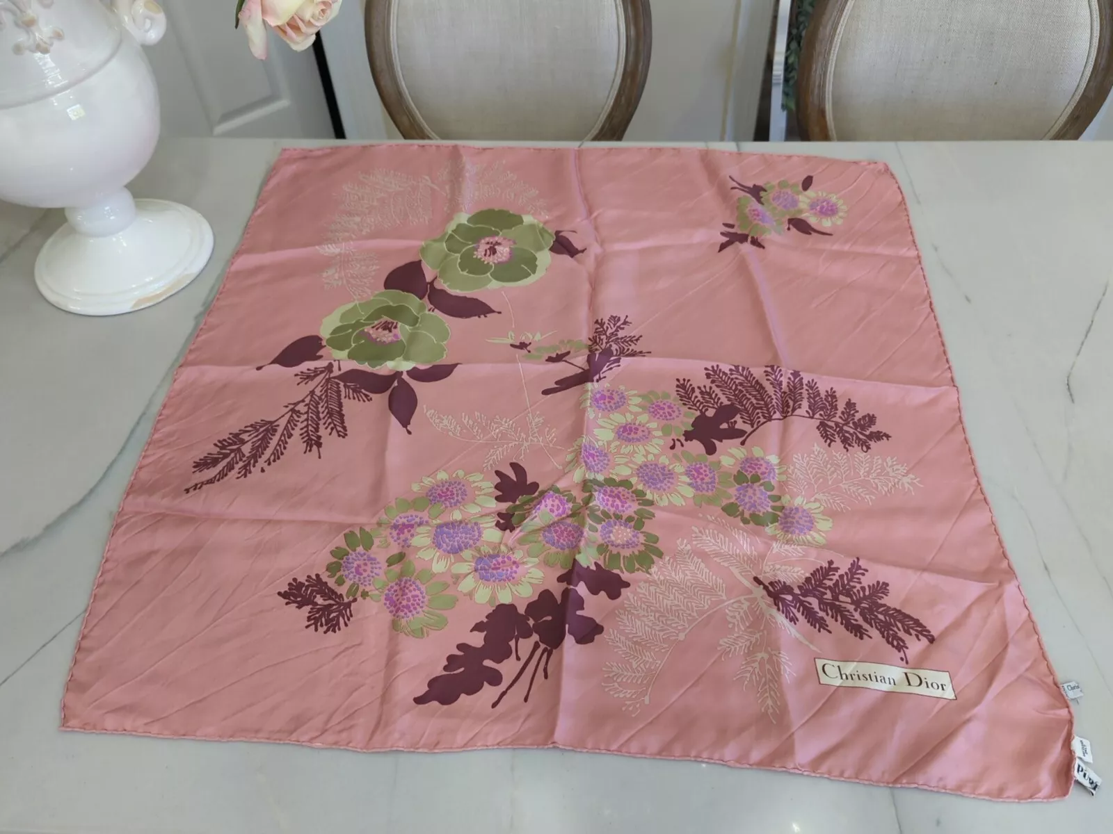 Foulard en soie Christian Dior 30 pouces vintage marque créateur authentique rose floral 