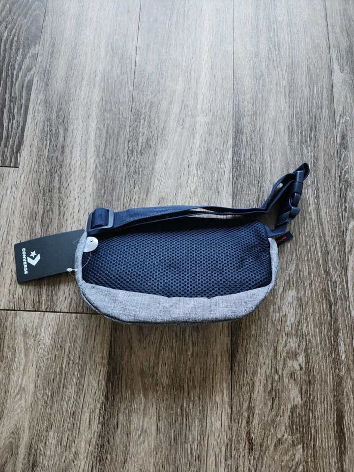 Bolso Bandolera Converse All Star Chuck Taylor Riñonera Gris Bandolera Foto 3 de 4