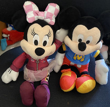 MICKEY MOUSE CLUBHOUSE SINGS HOT DIGGITY DOG PLUSH  Race Car Minnie
