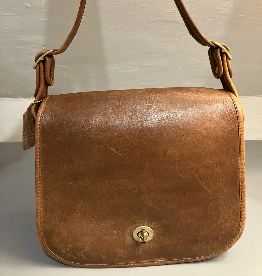 Coach Vintage Classic Shoulder Bag With Turnlock NYC … Gem